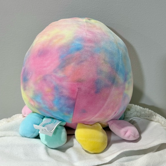SQUISHMALLOWS Opal the Octopus - Picture 2 of 3